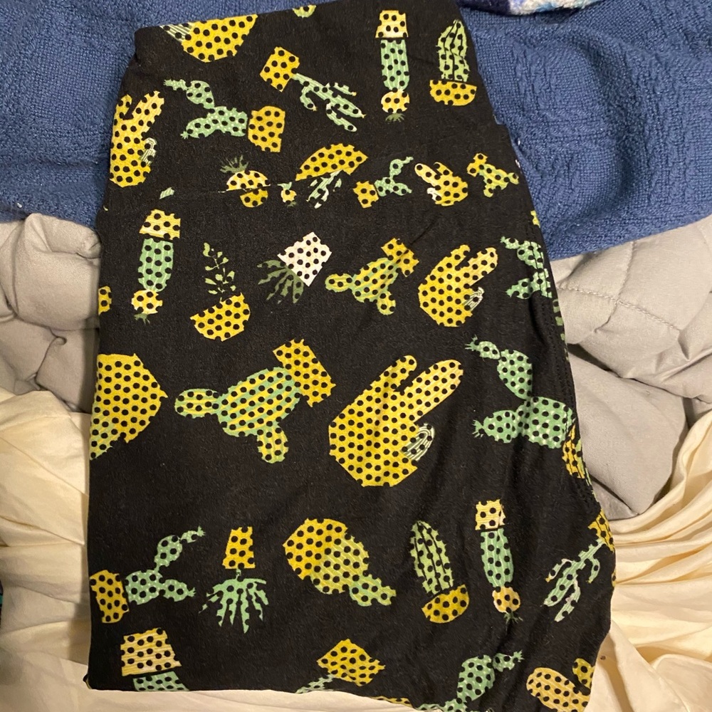 Lularoe Cactus Leggings OS